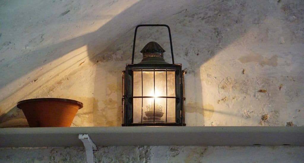 Can Wall Sconce Light Fixtures be used Outdoors